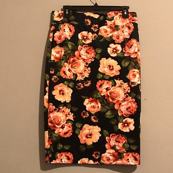 Dresses & Skirts - Flower Printed Skirt